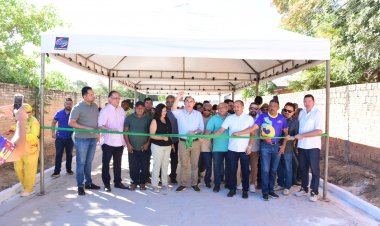 129 ANOS: Prefeitura de Floriano entrega pavimentação no bairro Rede Nova executada com recursos próprios