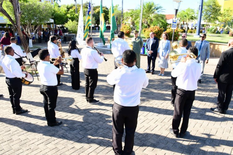 129 ANOS: Floriano celebra o Dia da Bandeira do município com solenidade cívica e Feira da Agricultura Familiar