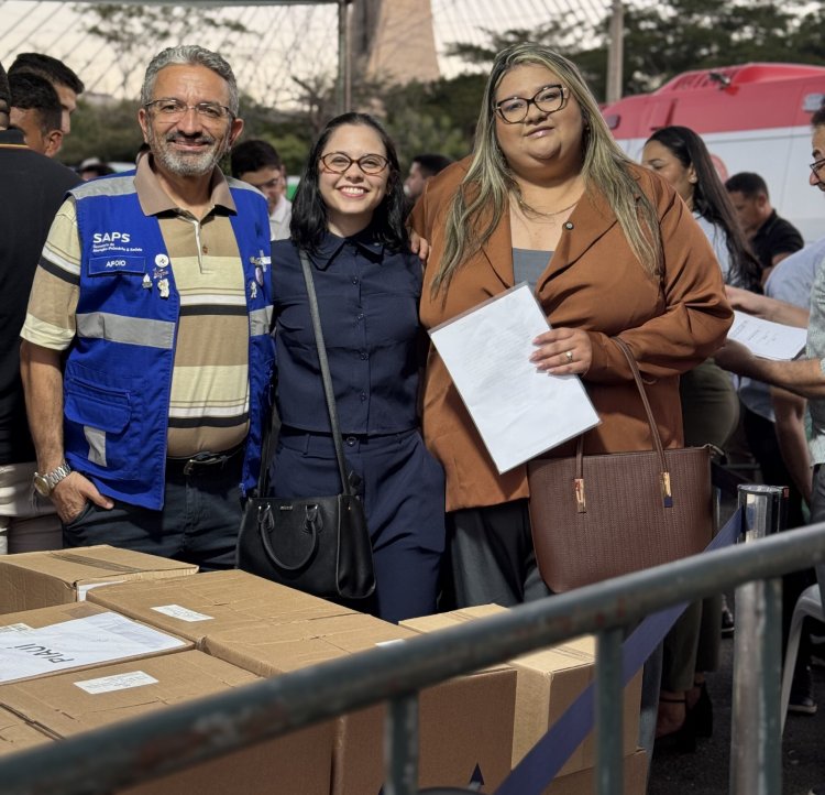 Prefeitura de Floriano recebe ambulância, equipamentos odontológicos e pá carregadeira do Governo Federal