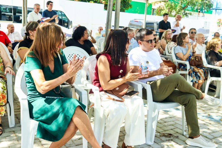 129 ANOS: Prefeitura de Floriano inaugura estátua em homenagem ao educador Dr. Manoel Sobral Neto