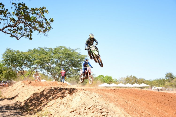 129 ANOS: Prefeitura apoia realização do 4º Motocross e fortalece calendário esportivo de Floriano