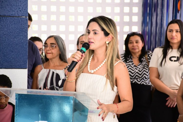 Prefeitura de Floriano entrega reforma do CAPS II e lança Caderneta da Saúde Mental