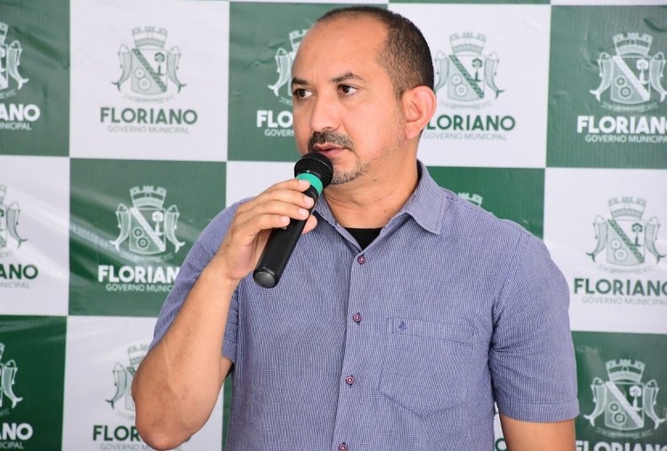 Prefeitura de Floriano entrega reforma do CAPS II e lança Caderneta da Saúde Mental