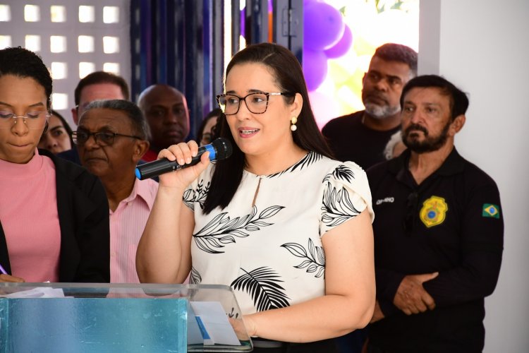 Prefeitura de Floriano entrega reforma do CAPS II e lança Caderneta da Saúde Mental