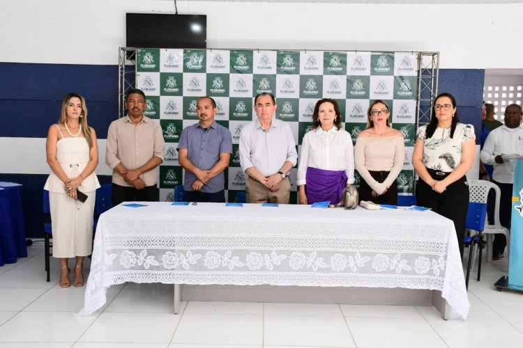 Prefeitura de Floriano entrega reforma do CAPS II e lança Caderneta da Saúde Mental