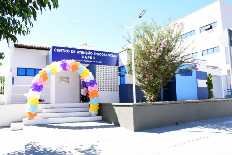 Prefeitura de Floriano entrega reforma do CAPS II e lança Caderneta da Saúde Mental