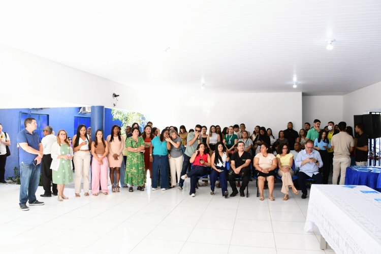 Prefeitura de Floriano entrega reforma do CAPS II e lança Caderneta da Saúde Mental