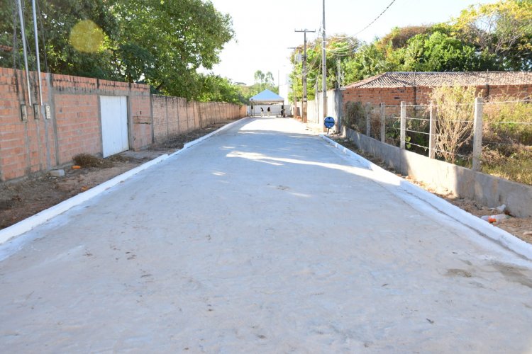 129 ANOS: Prefeitura de Floriano entrega pavimentação no bairro Rede Nova executada com recursos próprios
