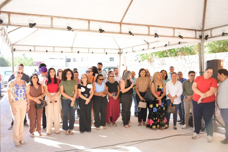 129 ANOS: Prefeitura de Floriano entrega pavimentação no bairro Rede Nova executada com recursos próprios