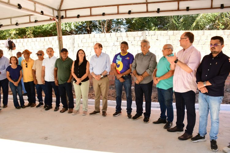129 ANOS: Prefeitura de Floriano entrega pavimentação no bairro Rede Nova executada com recursos próprios