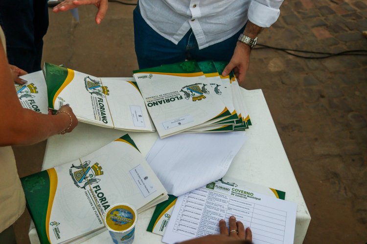 Prefeitura de Floriano realiza entrega quase 270 títulos de regularização fundiária à famílias do Cajueiro II