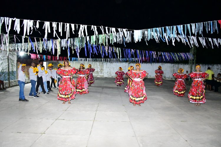 “Arraiá do Ribamar” celebra cultura popular e marca encerramento do semestre letivo na E.M. Ribamar Leal