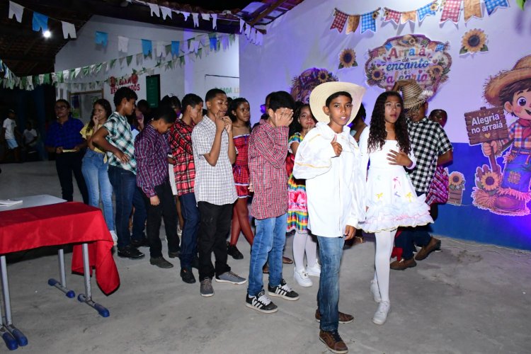 “Arraiá do Ribamar” celebra cultura popular e marca encerramento do semestre letivo na E.M. Ribamar Leal