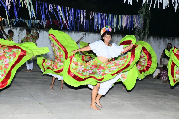 “Arraiá do Ribamar” celebra cultura popular e marca encerramento do semestre letivo na E.M. Ribamar Leal
