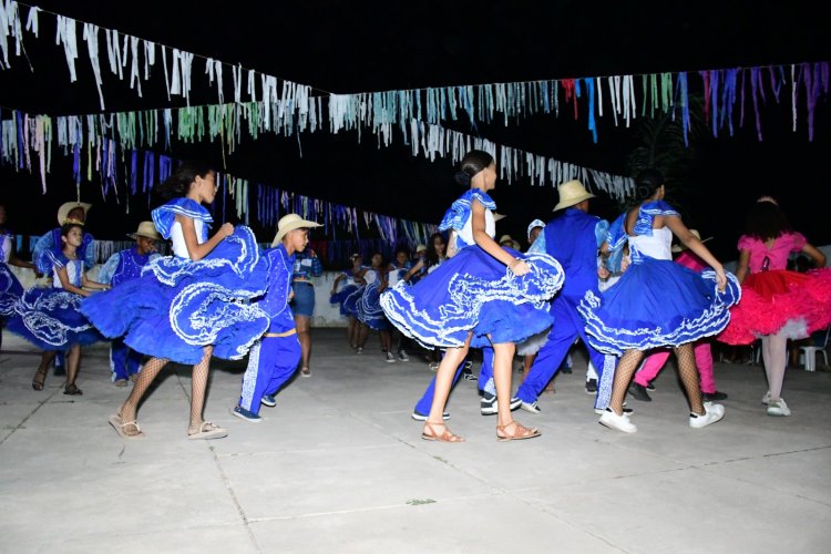 “Arraiá do Ribamar” celebra cultura popular e marca encerramento do semestre letivo na E.M. Ribamar Leal