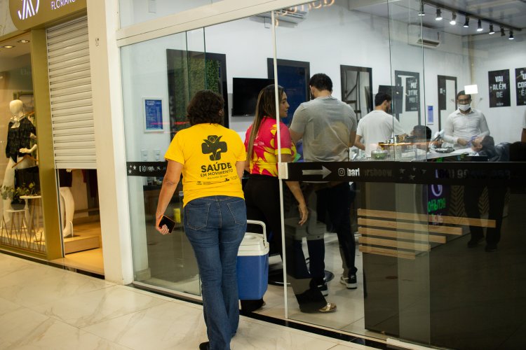 Secretaria Municipal de Saúde leva ação de prevenção às hepatites virais aos salões de beleza de Floriano