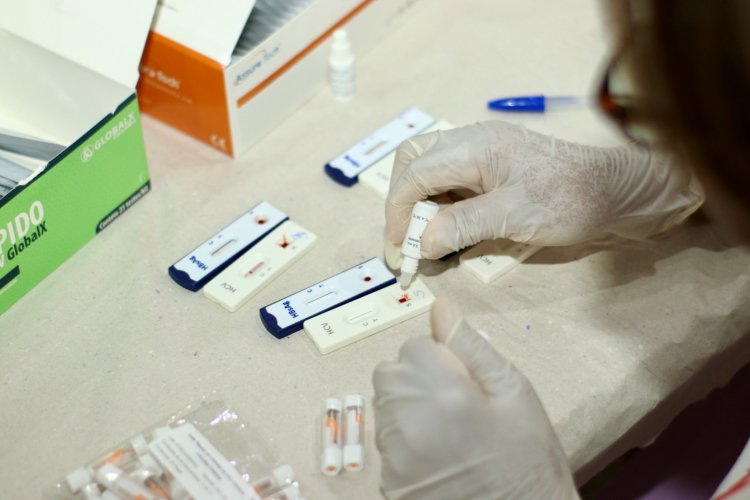 Secretaria de Saúde promove Dia D de Combate às Hepatites Virais com ações no Mercado Público
