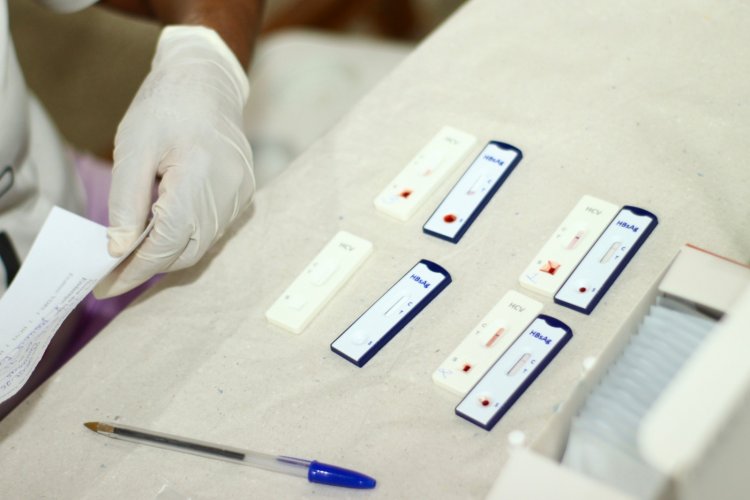 Secretaria de Saúde promove Dia D de Combate às Hepatites Virais com ações no Mercado Público